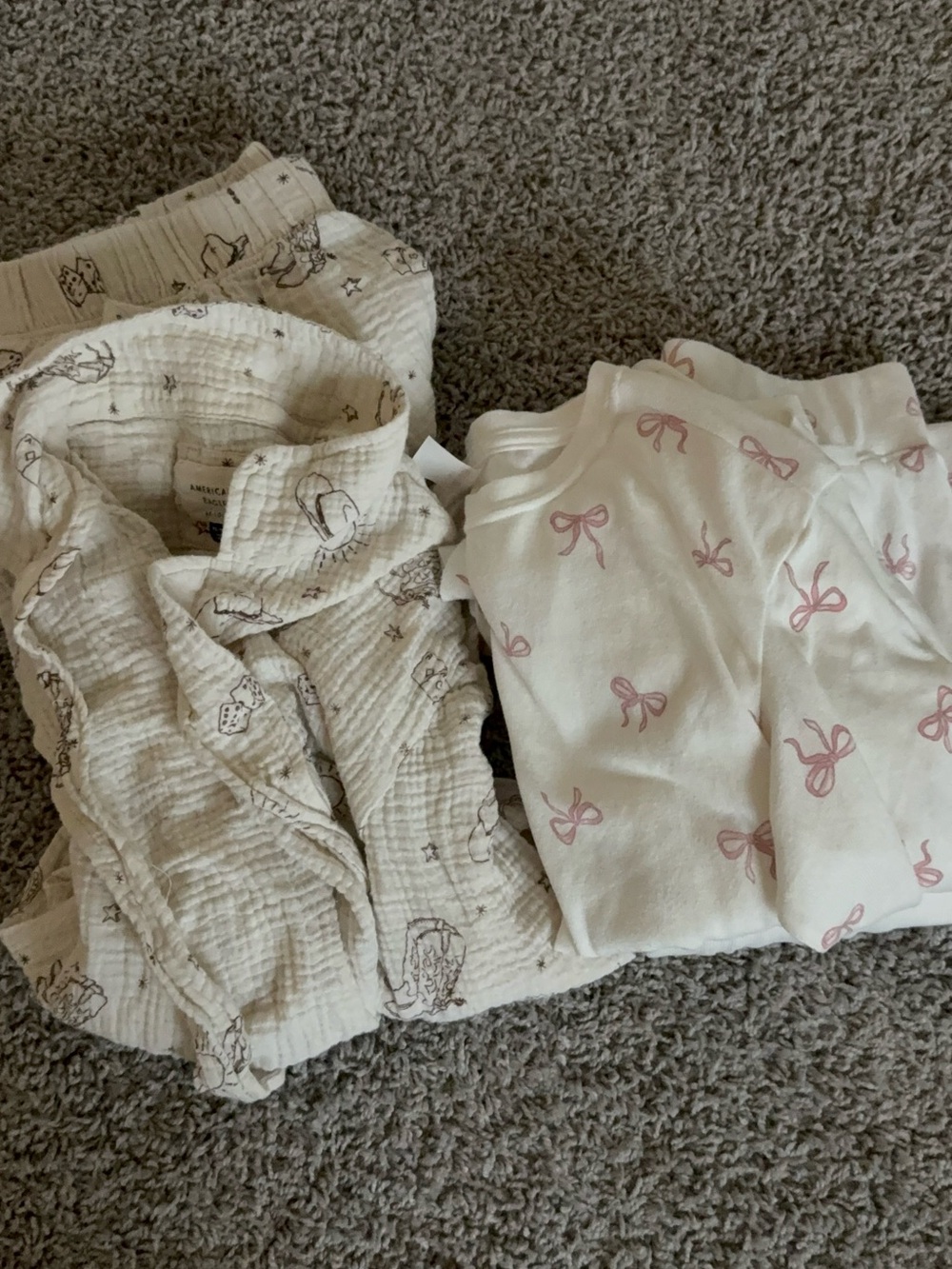 2 sets of pajamas size XS